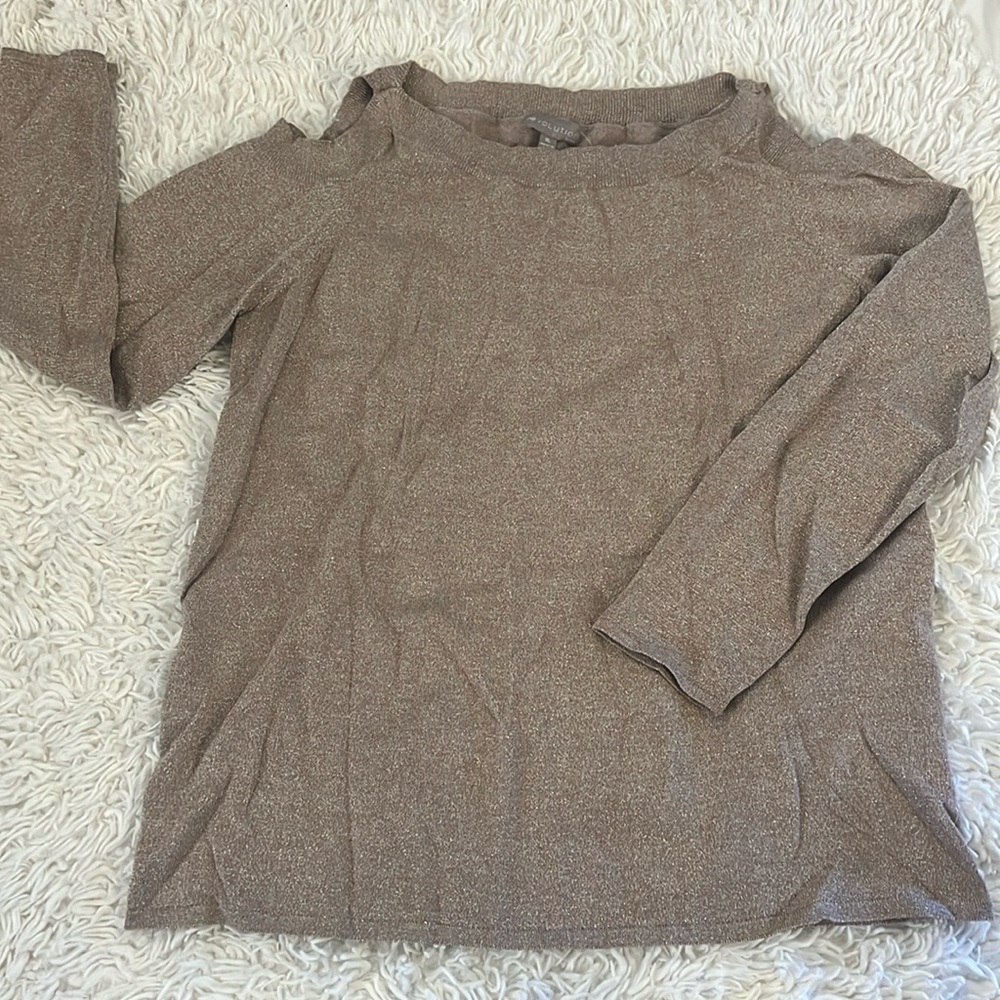 Cold-shoulder blouse